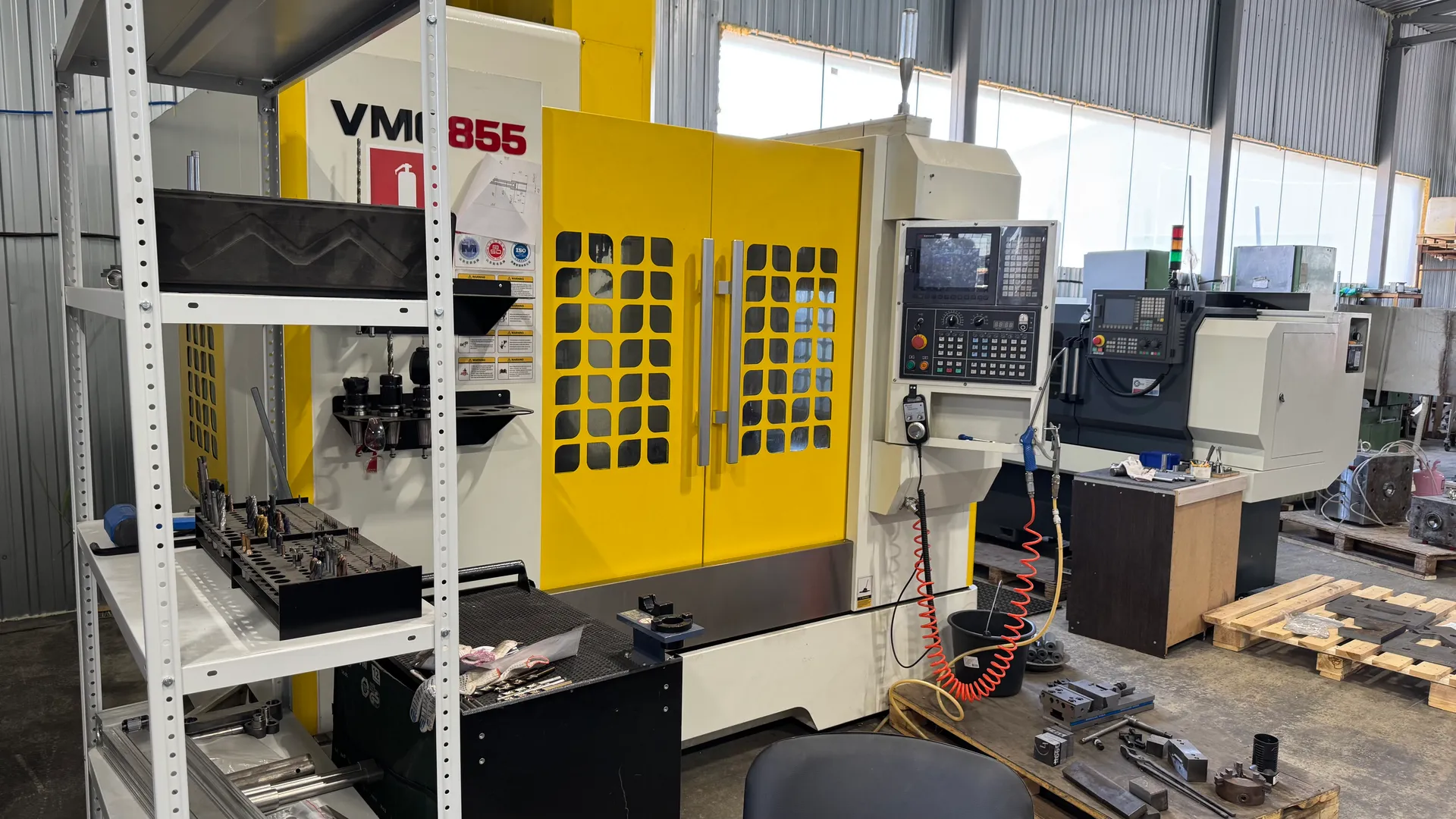 Фрезерный обрабатывающий центр VMC855